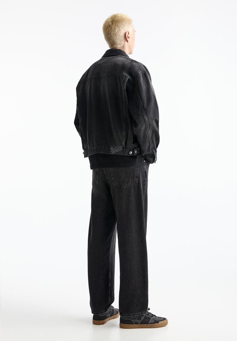 PULL&BEAR PULL&BEAR BAGGY FIT - Straight leg jeans - black Nur noch ein Tag übrig