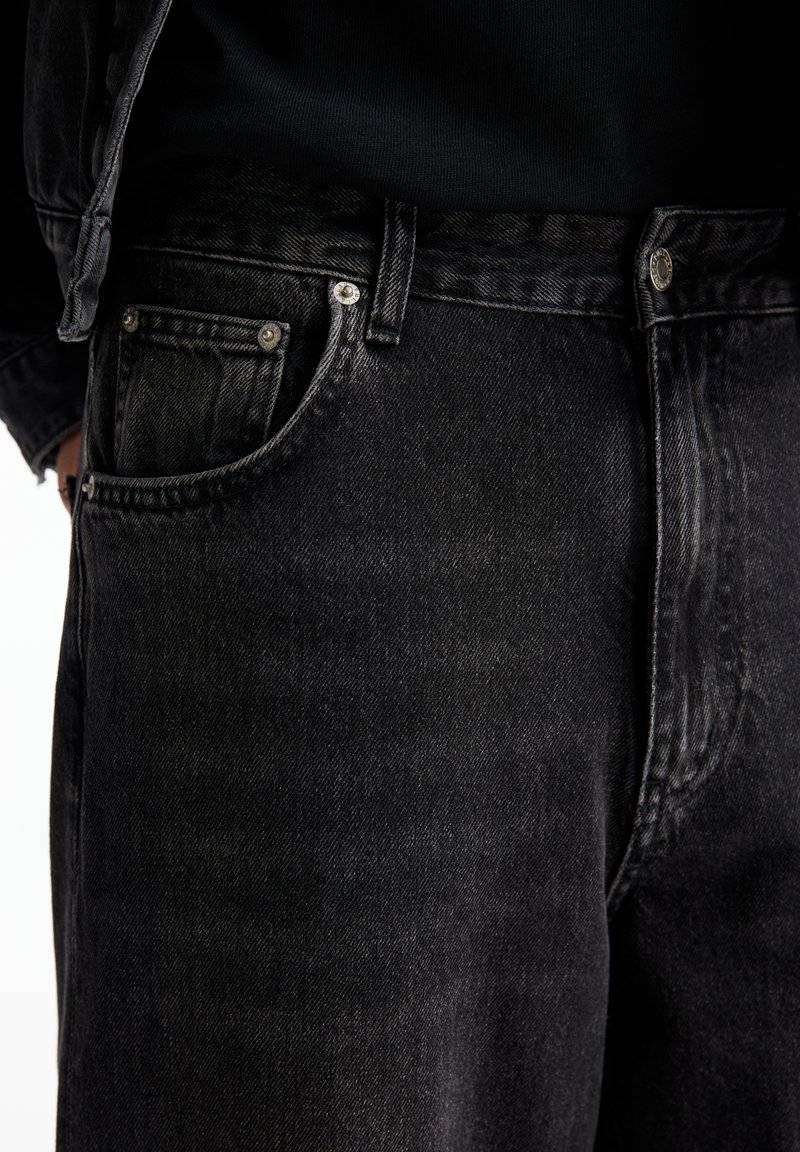 PULL&BEAR PULL&BEAR BAGGY FIT - Straight leg jeans - black Nur noch ein Tag übrig