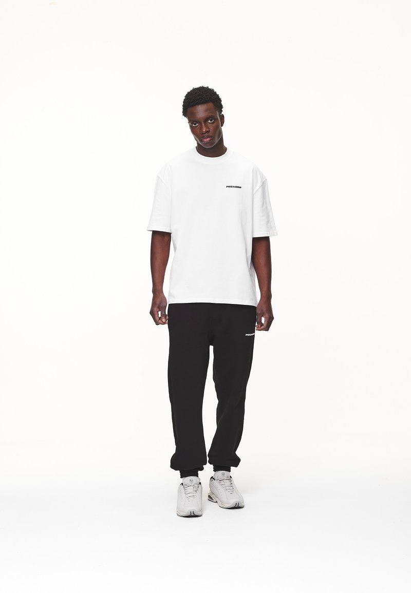 Pegador Pegador LOGO TEE - Basic T-shirt Clearance-Verkauf
