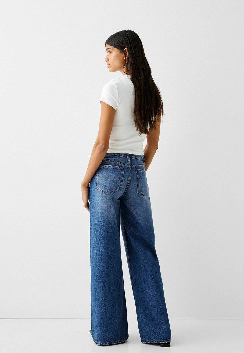 Bershka Bershka WIDE-LEG - Relaxed fit jeans - dark blue Begrenzt auf 3 Tage