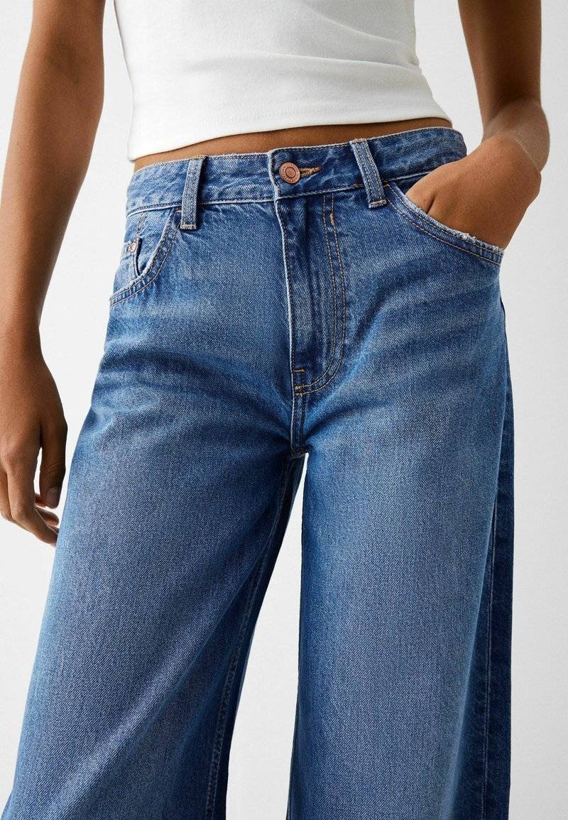 Bershka Bershka WIDE-LEG - Relaxed fit jeans - dark blue Begrenzt auf 3 Tage