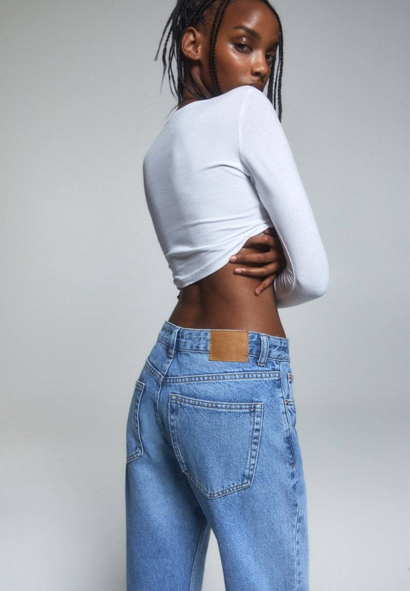 PULL&BEAR PULL&BEAR MID-WAIST - Straight leg jeans - blue denim 50% Rabatt für begrenzte Zeit