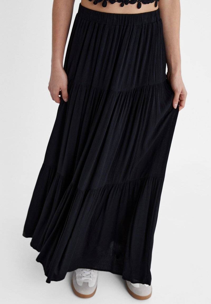 Stradivarius Stradivarius PEASANT - Maxi skirt - black 2025