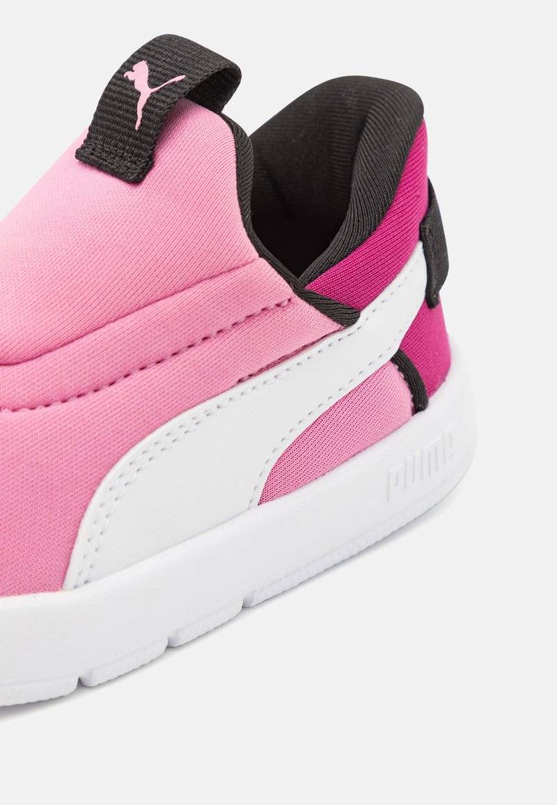 Puma Puma COURTFLEX V3 EASE IN UNISEX - Training shoe Bis zu 55% Rabatt