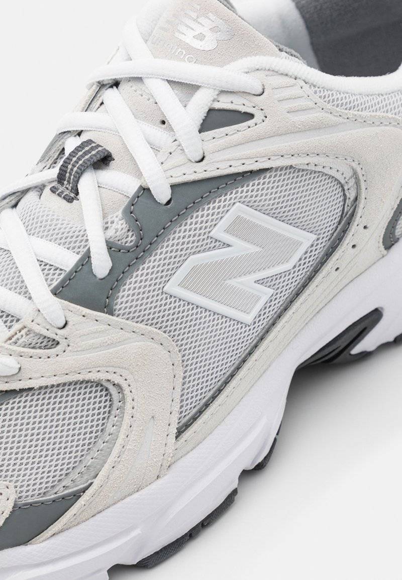 New Balance New Balance MR530 UNISEX - Trainers - light grey Nur noch ein Tag übrig