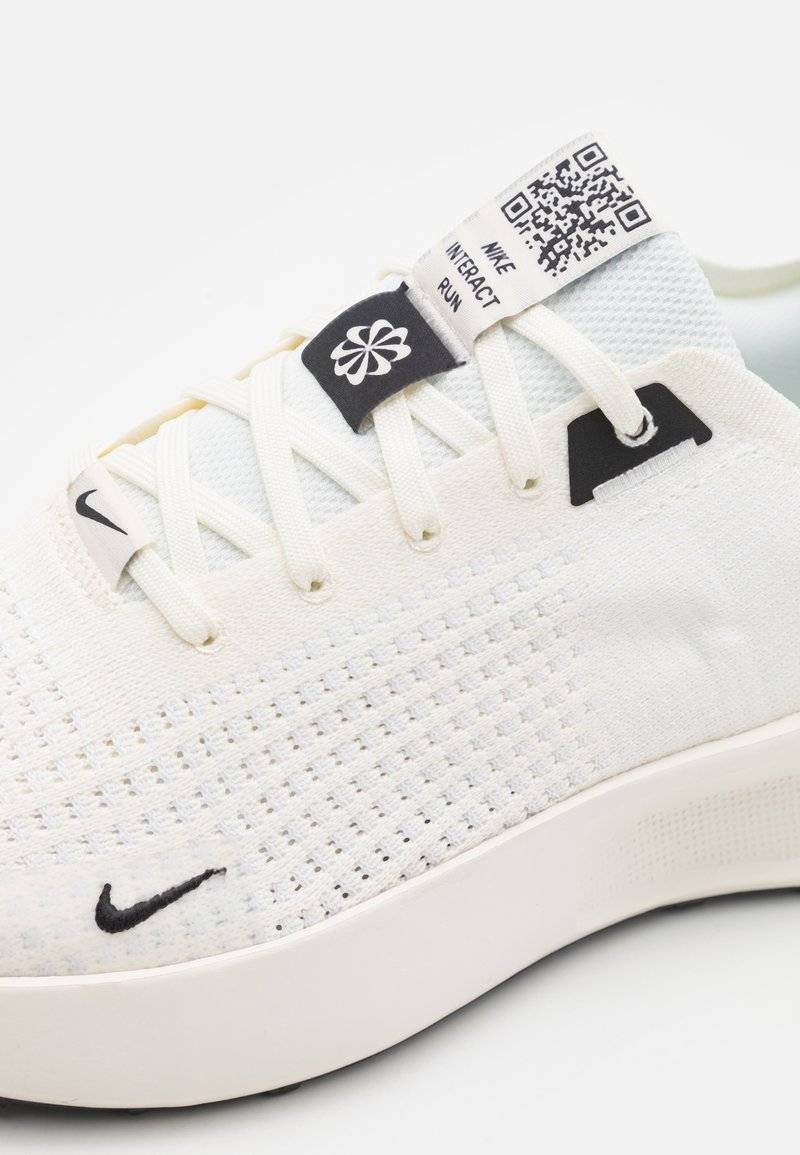 Nike Performance Nike Performance INTERACT RUN - Minimalist running shoes Black Friday Preise