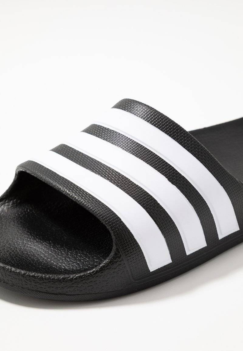 adidas Performance adidas Performance ADILETTE AQUA - Pool slides - core black Im Verkauf