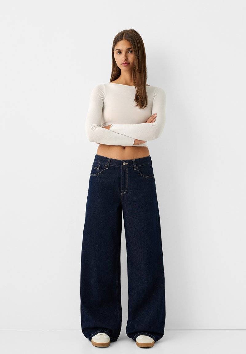 Bershka Bershka WIDE-LEG - Relaxed fit jeans - royal blue Zeitlich begrenztes Angebot