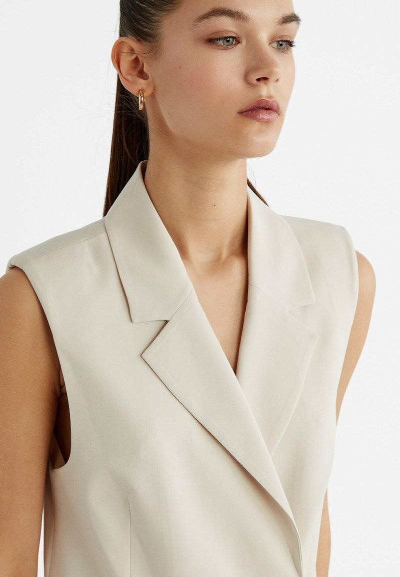 Stradivarius Stradivarius Waistcoat - white Saisonale Angebote