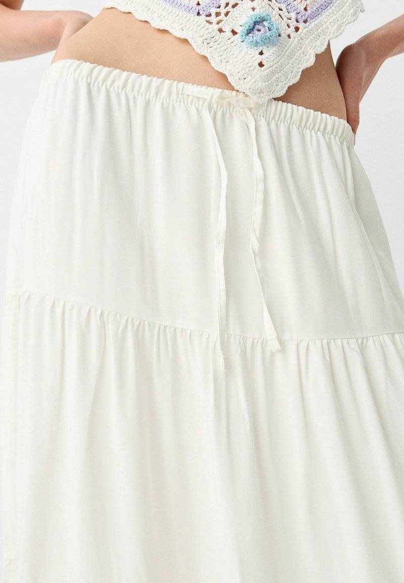 Bershka Bershka ELASTICATED - Maxi skirt - white Letzter Tag