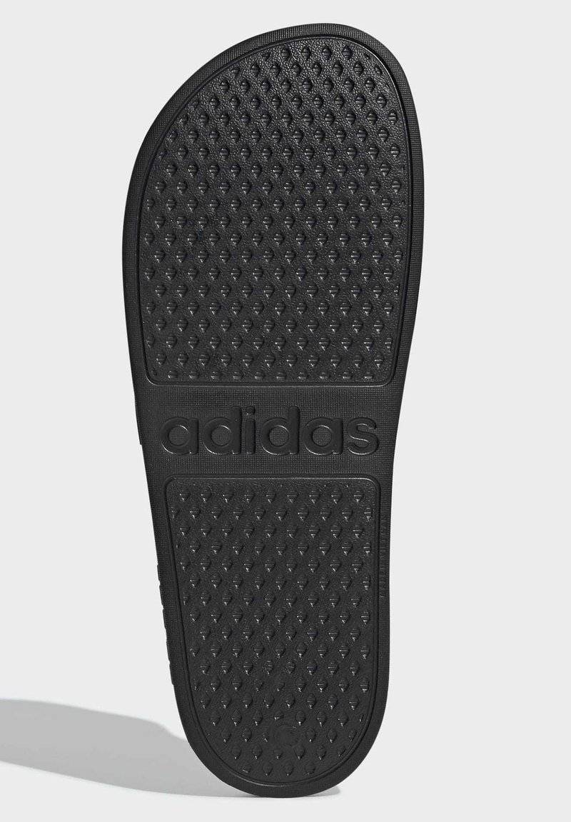adidas Sportswear adidas Sportswear ADILETTE AQUA - Pool slides - core black gold met core black Begrenzt auf 3 Tage