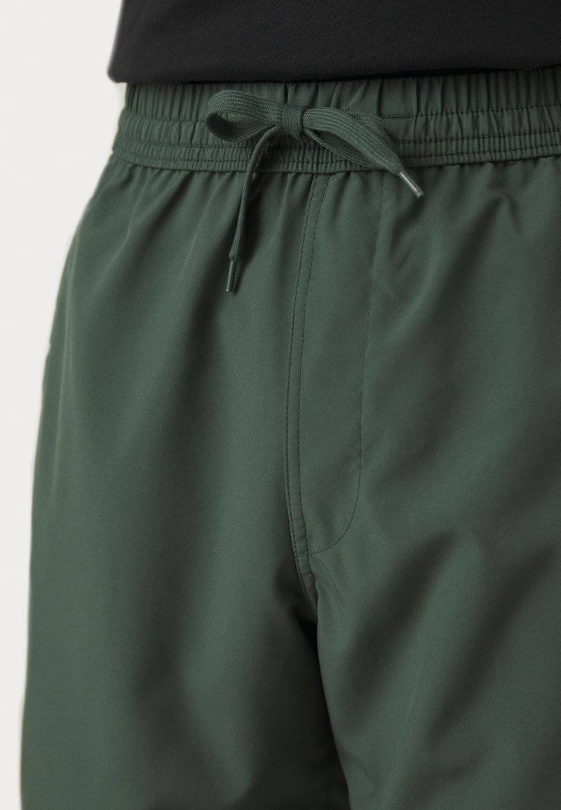 Nike Performance Nike Performance FORM SHORT - Sports shorts im Angebot