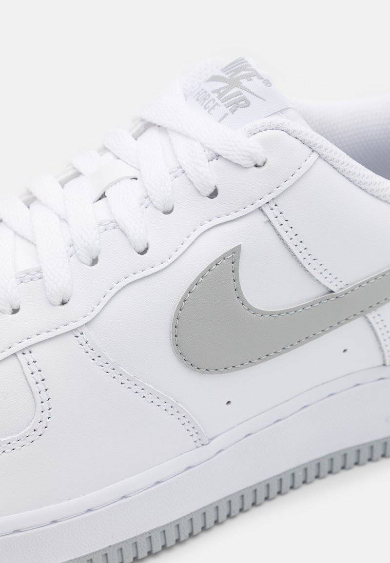Nike Sportswear Nike Sportswear AIR FORCE 1 '07 - Trainers Exklusivangebot