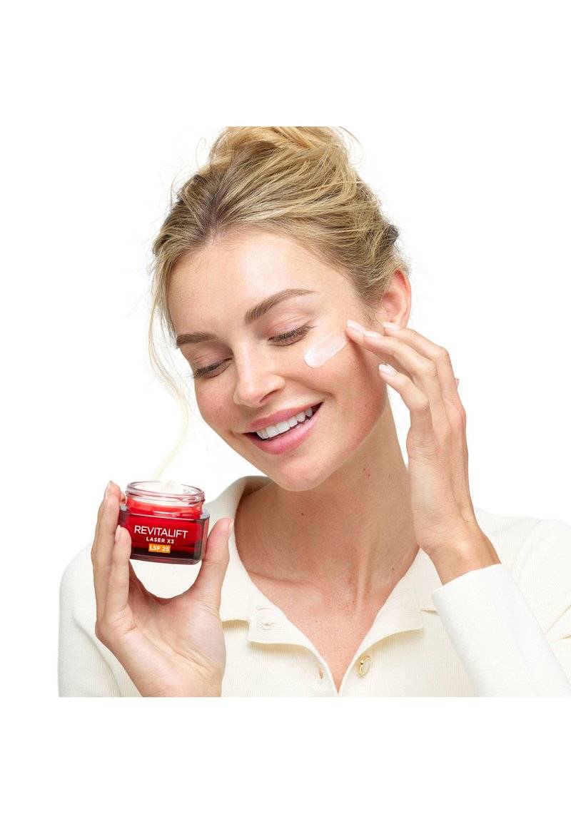 L'Oréal Paris Skin L'Oréal Paris Skin REVITALIFT LASER DAYCREAM LSF25 - Face cream Super Sparpreis