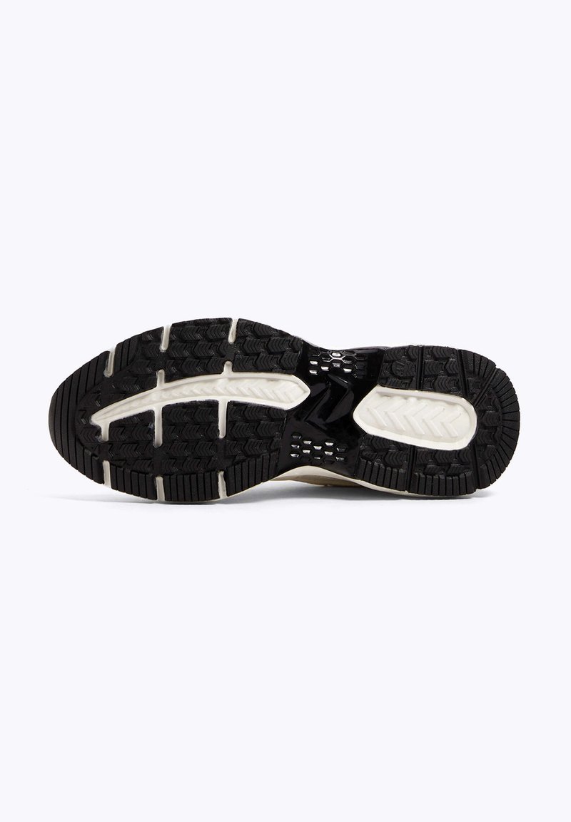 OYSHO OYSHO RETRO RUNNING - Training shoe - white Limitierter Zeitrabatt