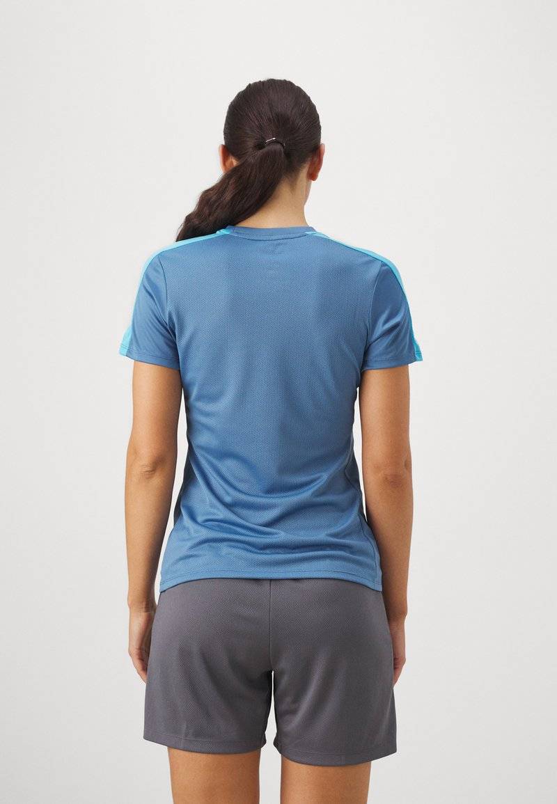Nike Performance Nike Performance Sports T-shirt Cyber Monday