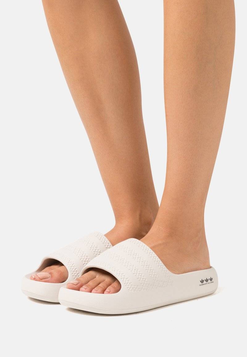 adidas Originals adidas Originals ADILETTE AYOON - Mules - beige Weihnachtsangebot