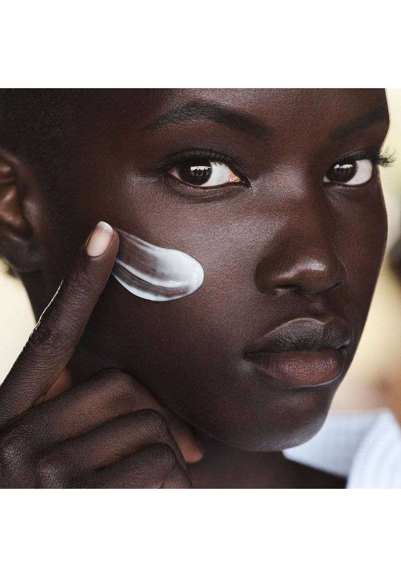 ESTÉE LAUDER ESTÉE LAUDER DAYWEAR MULTI-PROTECTION ANTI-OXIDANT 24H-MOISTURE CREME SPF15 FOR NORMAL/COMBINATION SKIN - Face cream Saisonale Angebote