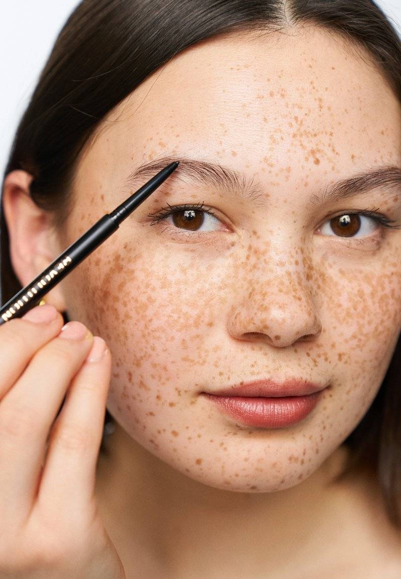 Makeup Revolution Makeup Revolution REVOLUTION PRECISE BROW PENCIL - Eyebrow pencil - dark brown Letzte 2 Tage