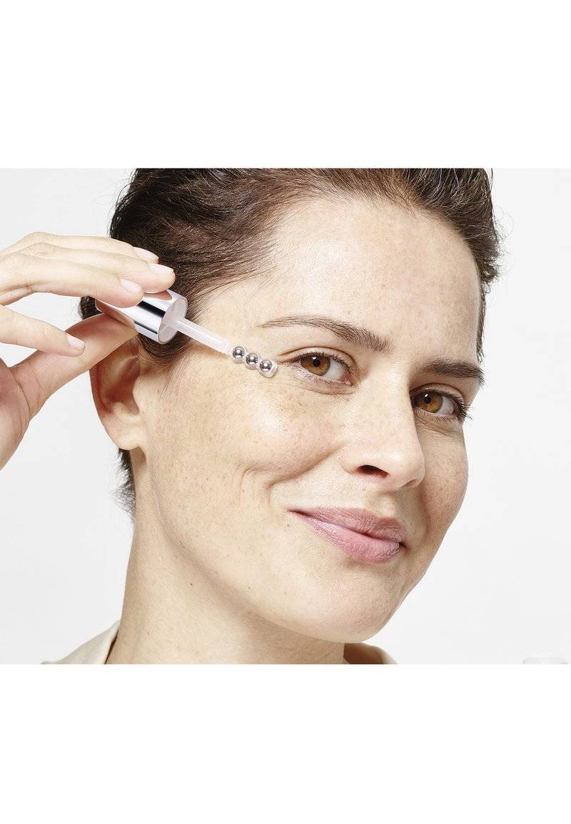 L'Oréal Paris Skin L'Oréal Paris Skin REVITALIFT FILLER AUGENSERUM - Eyecare Zeitbegrenzte Promotion