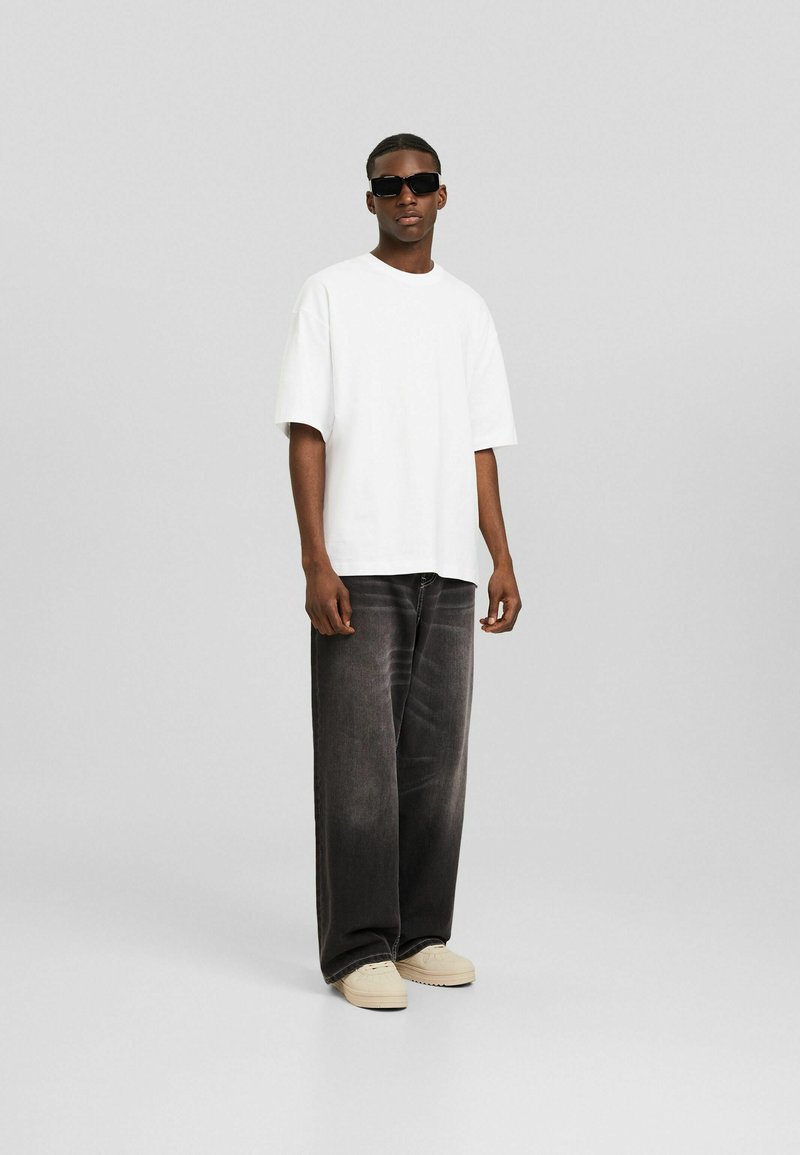 Bershka Bershka SHORT SLEEVE - Basic T-shirt - white Kostenloser Versand international