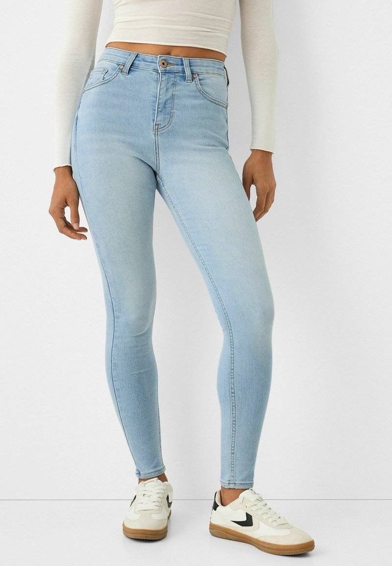 Bershka Bershka SUPER - Jeans Skinny Fit - light blue Verkauf