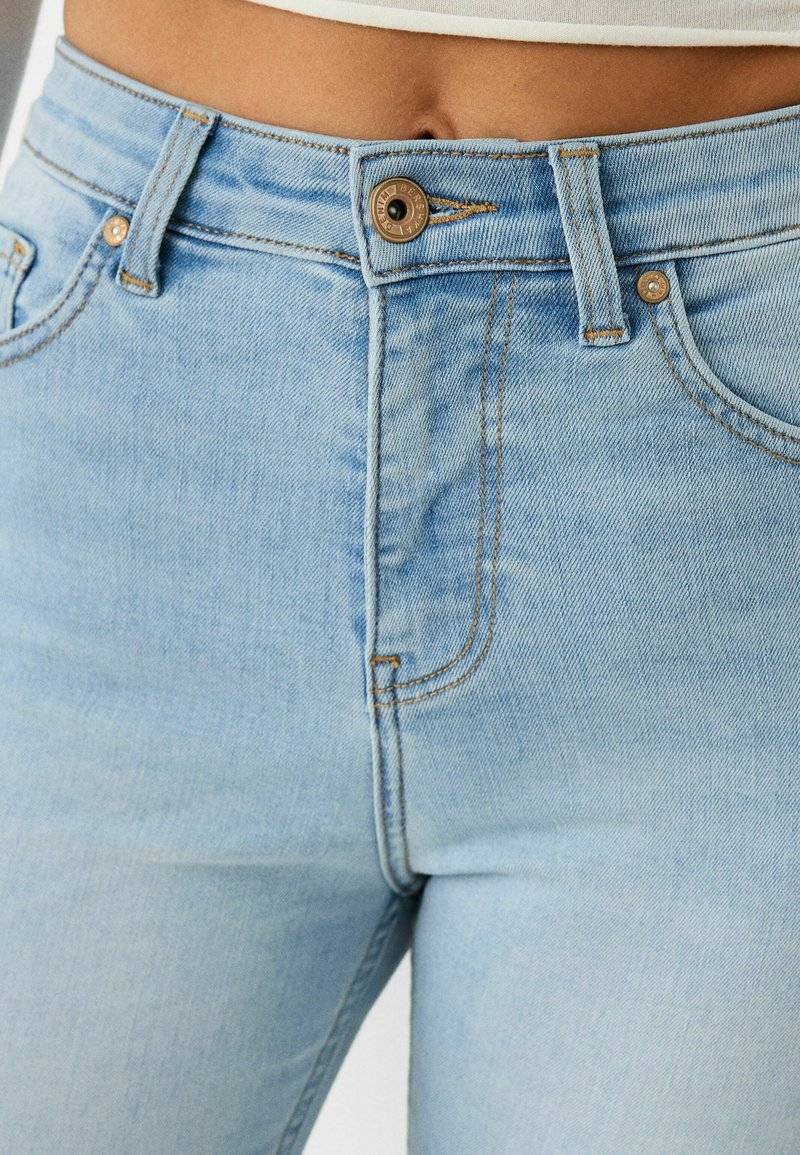 Bershka Bershka SUPER - Jeans Skinny Fit - light blue Verkauf