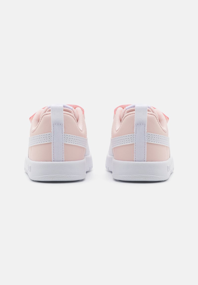 Puma Puma COURTFLEX V3 UNISEX - Walking trainers Cyber Monday