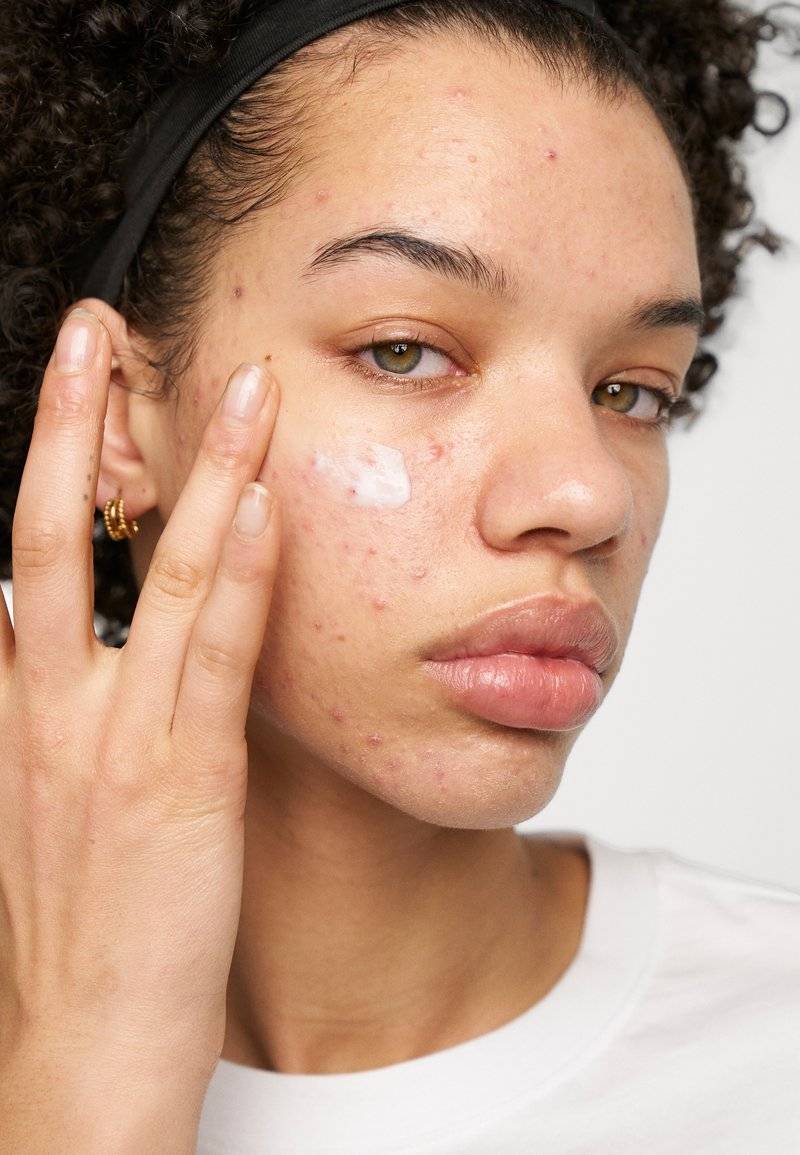 BABOR BABOR GENTLE PEELING CREAM - Facial scrub & peel Kauf eins, bekomm eins gratis