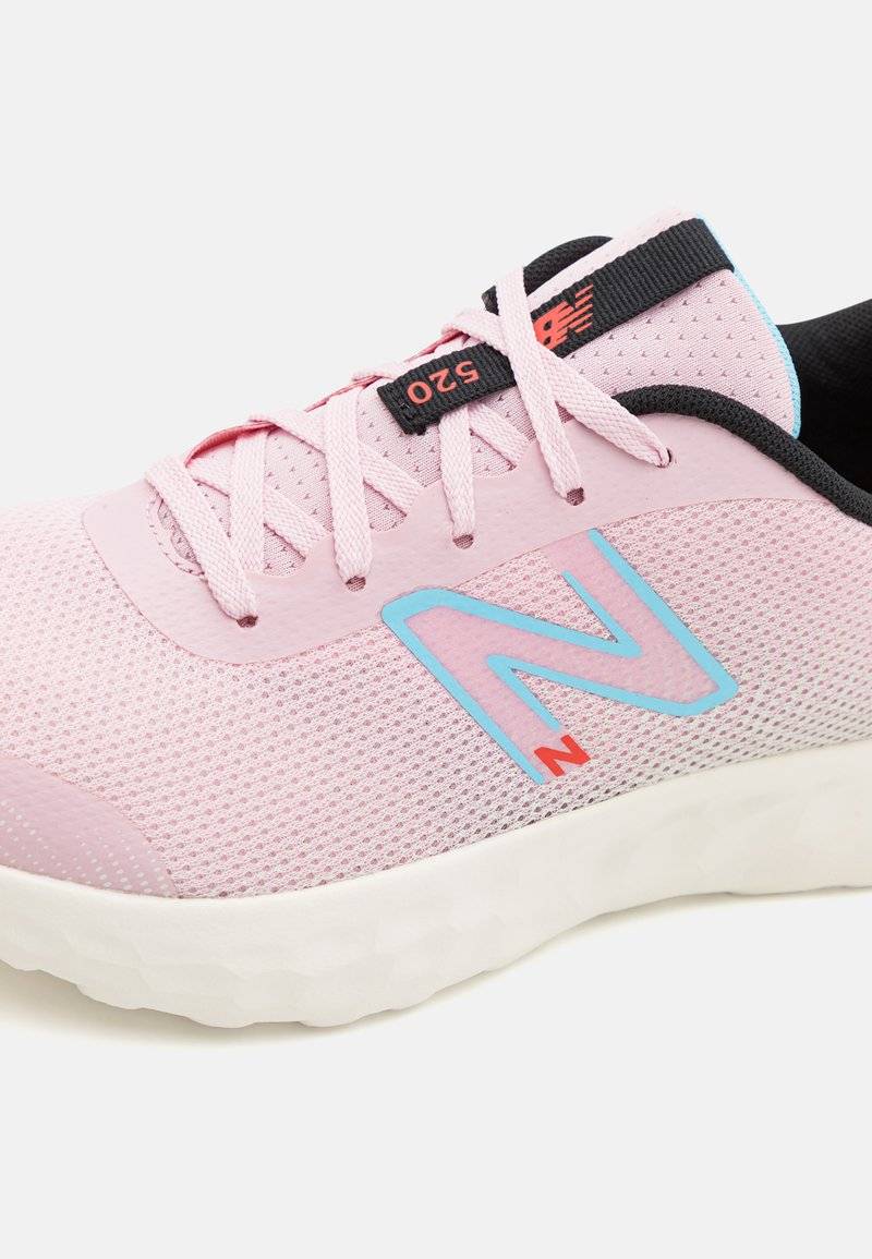 New Balance New Balance 520V8 UNISEX - Competition running shoes - mid century pink Outlet