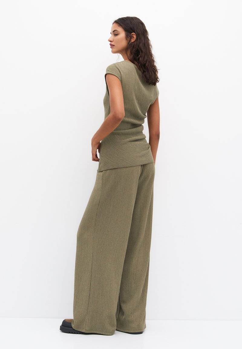 PULL&BEAR PULL&BEAR GATHERED SLEEVELESS - Blouse - khaki Cyber Monday