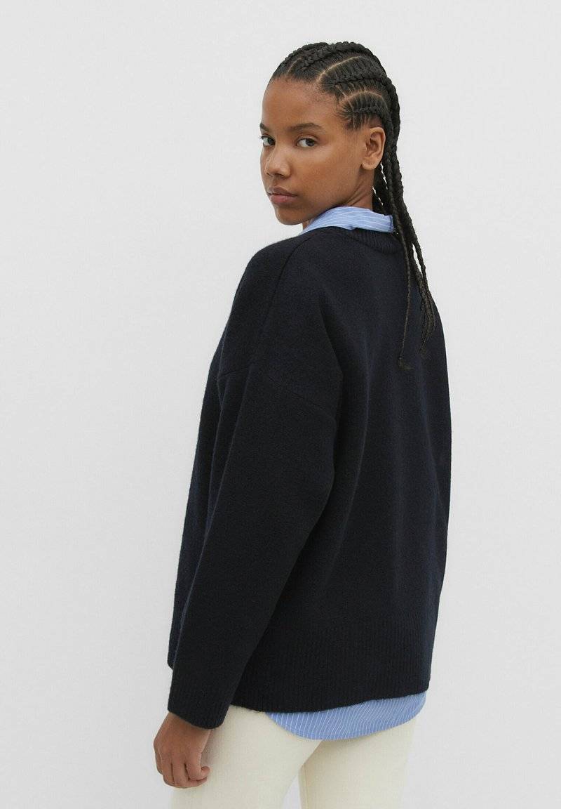 Stradivarius Stradivarius SOFT-TOUCH - Jumper - dark blue Valentinstagsangebot