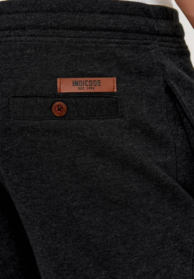 INDICODE JEANS INDICODE JEANS ALDRICH - Shorts - black mix Blitzverkäufe