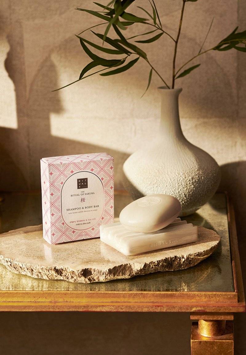 Rituals Rituals THE RITUAL OF SAKURA SHAMPOO & BODY BAR - Soap bar Tägliche Deals