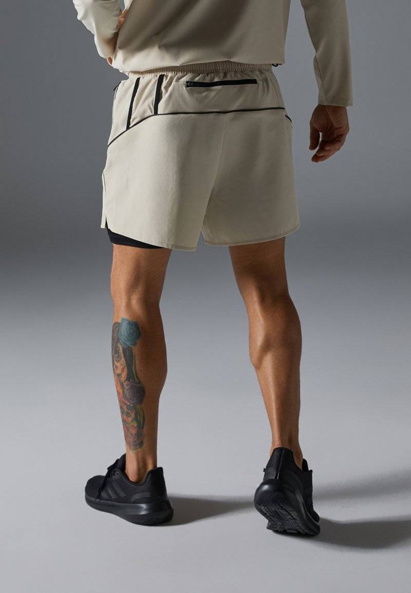 Pier One Sport Pier One Sport Sports shorts - beige Nur noch ein Tag übrig