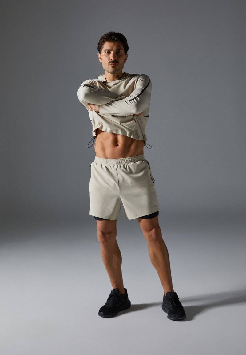 Pier One Sport Pier One Sport Sports shorts - beige Nur noch ein Tag übrig