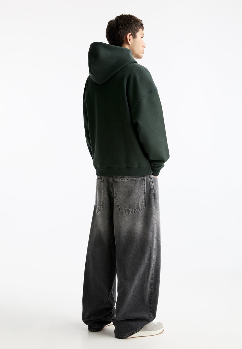 PULL&BEAR PULL&BEAR BOXY - Hoodie - dark green Kostenloser Versand