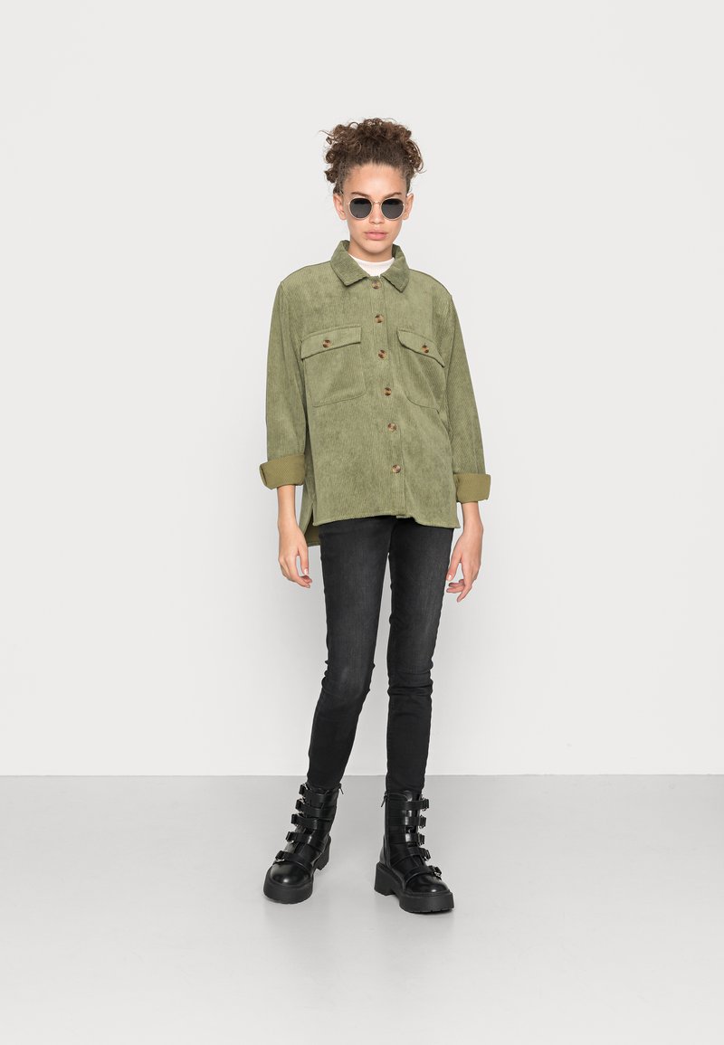 Pieces Pieces PCEFFI - Button-down blouse - olivine Weihnachtsangebot