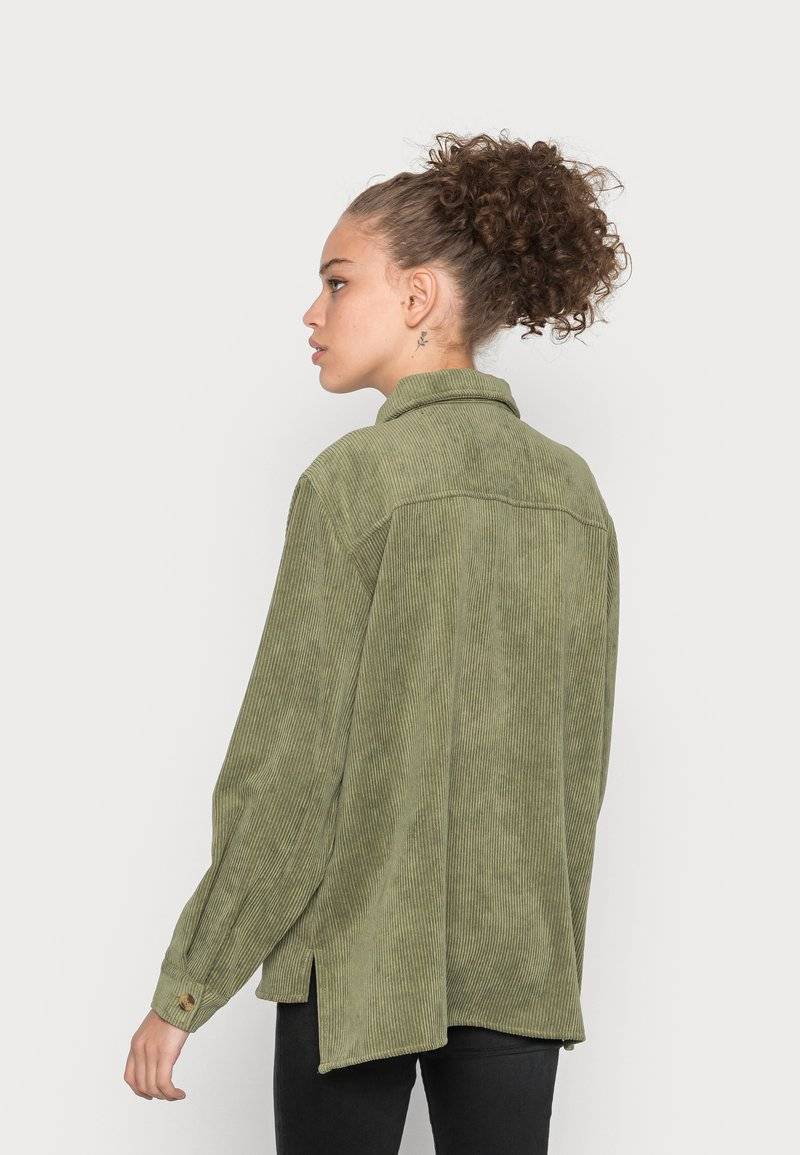 Pieces Pieces PCEFFI - Button-down blouse - olivine Weihnachtsangebot