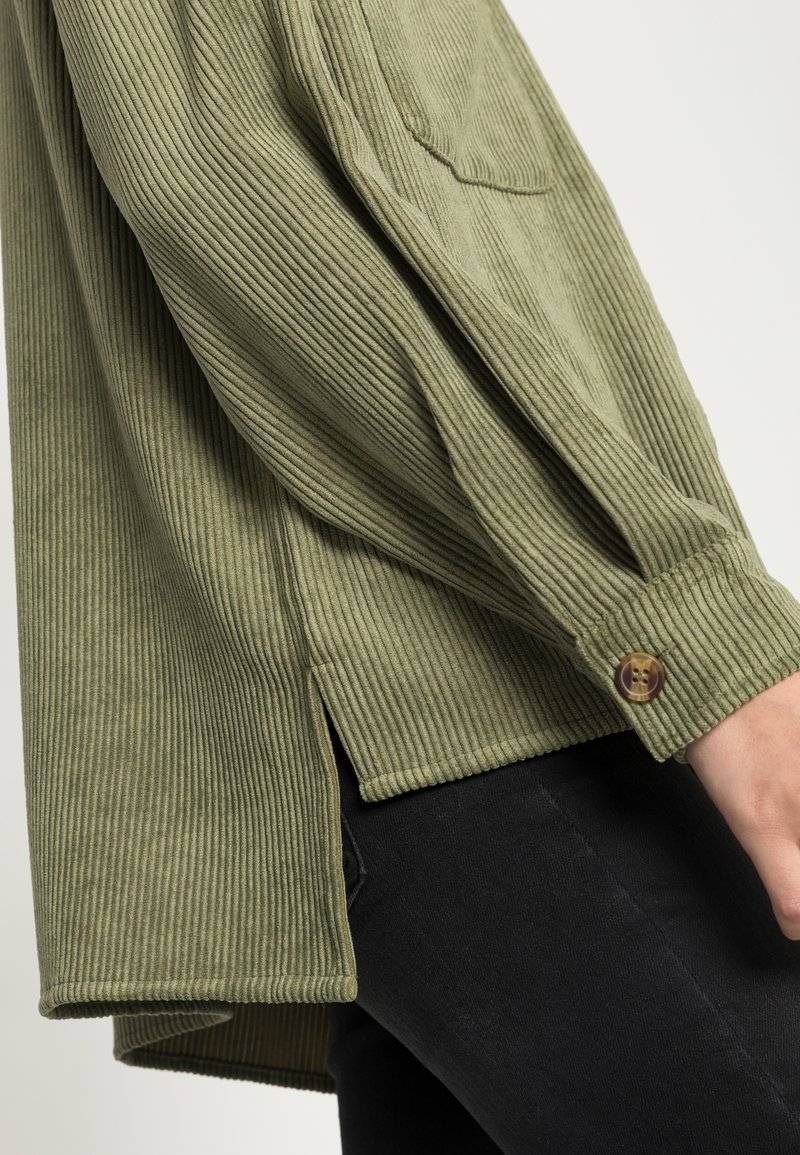 Pieces Pieces PCEFFI - Button-down blouse - olivine Weihnachtsangebot