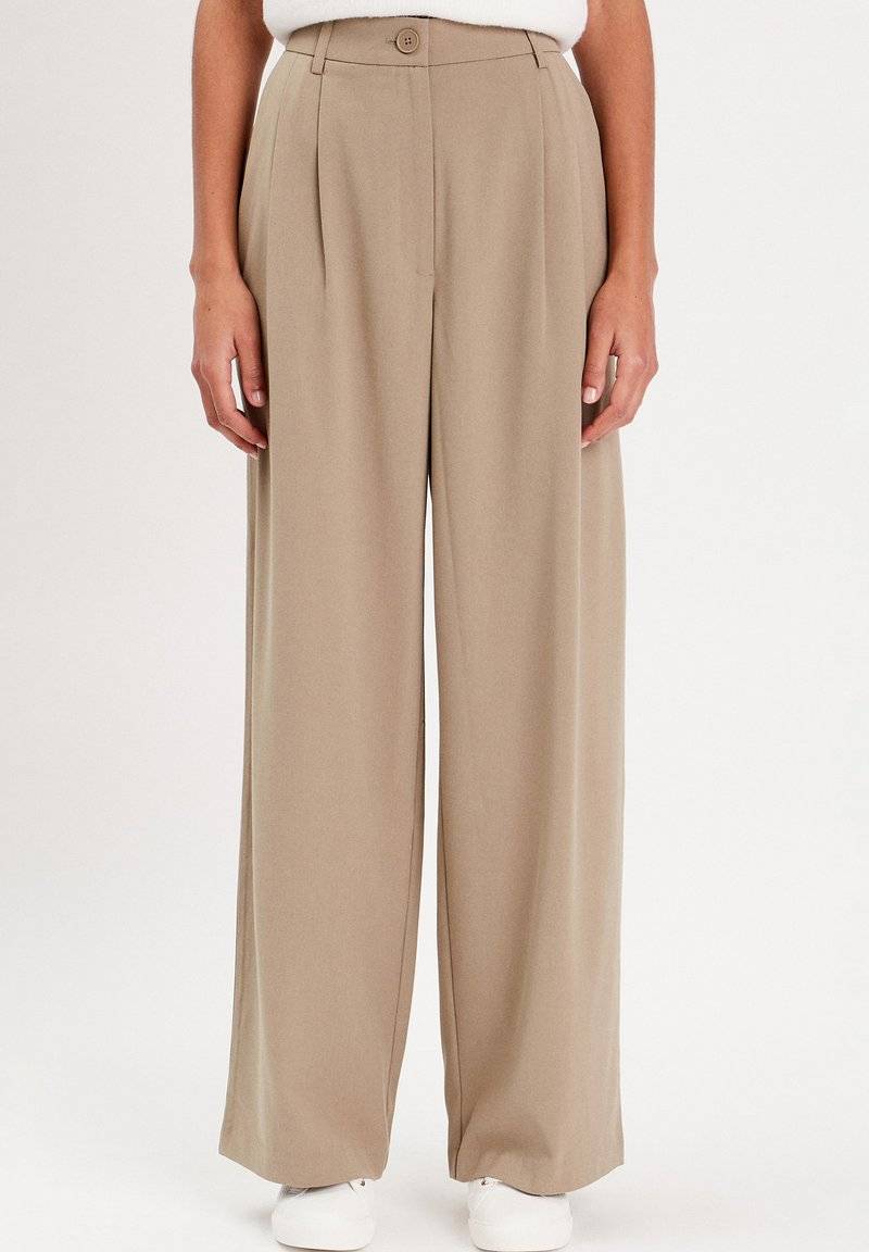 Cache Cache Cache Cache WEITE FLIESSENDE MIT ABNÄHERN - Trousers - vert kaki Valentinstagsangebot
