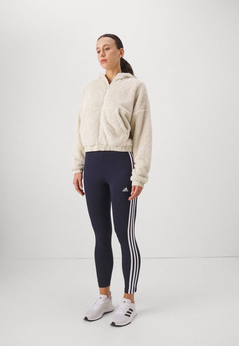 adidas Sportswear adidas Sportswear ESSENTIALS 3 STRIPES HIGH WAISTED - Leggings Top Angebot