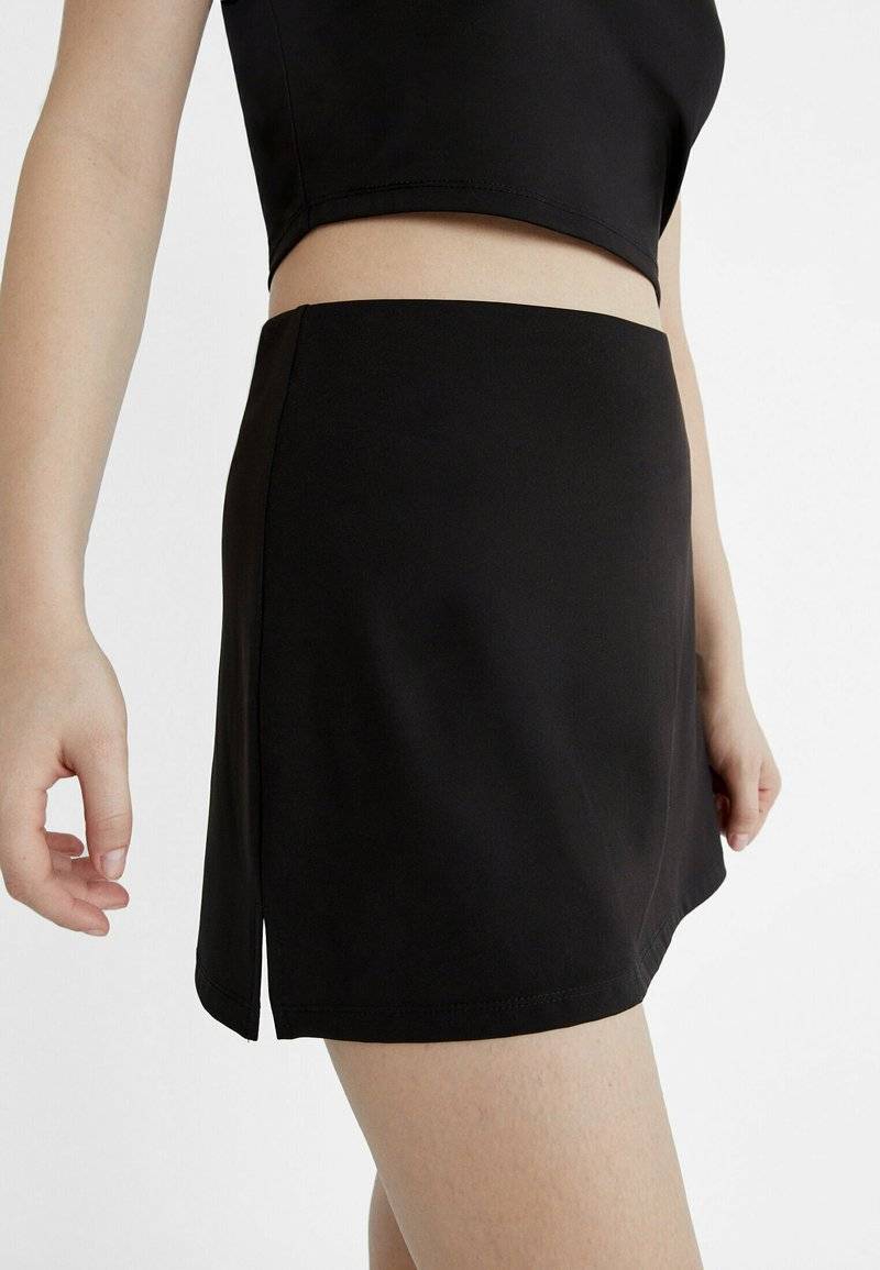 Stradivarius Stradivarius Mini skirt - black Neueste Mode