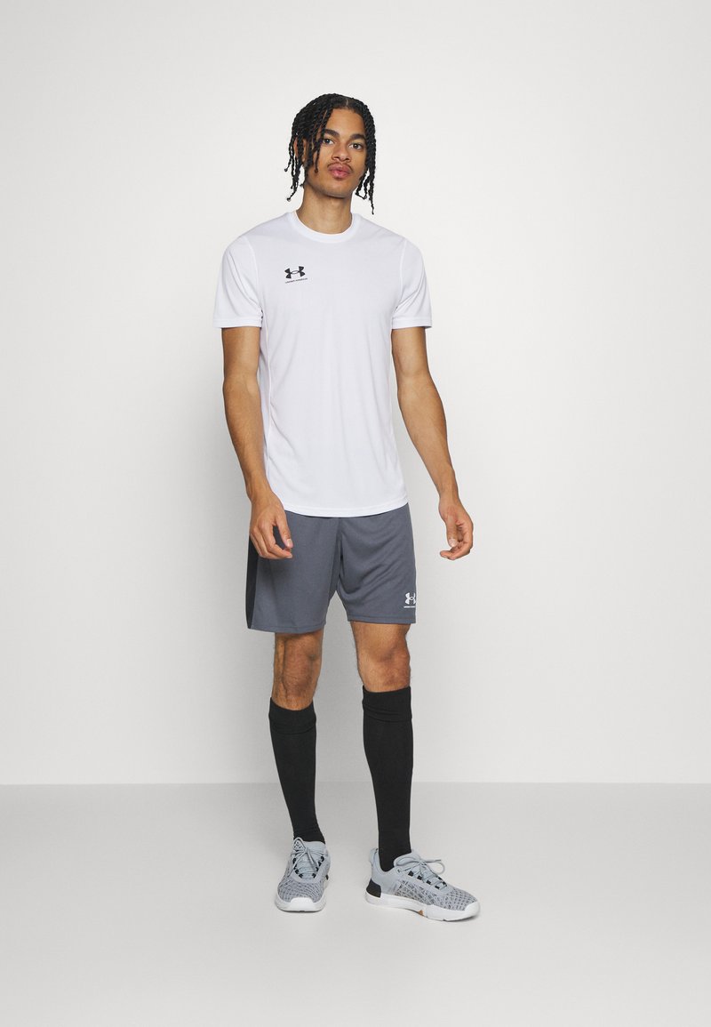 Under Armour Under Armour SHORT - Sports shorts Kauf eins, bekomm eins gratis