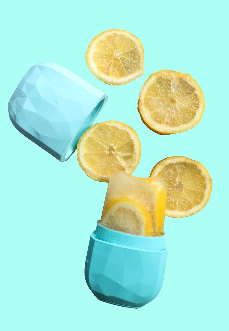 ARI ANWA Skincare ARI ANWA Skincare FACIAL ICE CUBE - MASSAGE ROLLER TOOL - Skincare tool - fresh blue Begrenzt auf 3 Tage