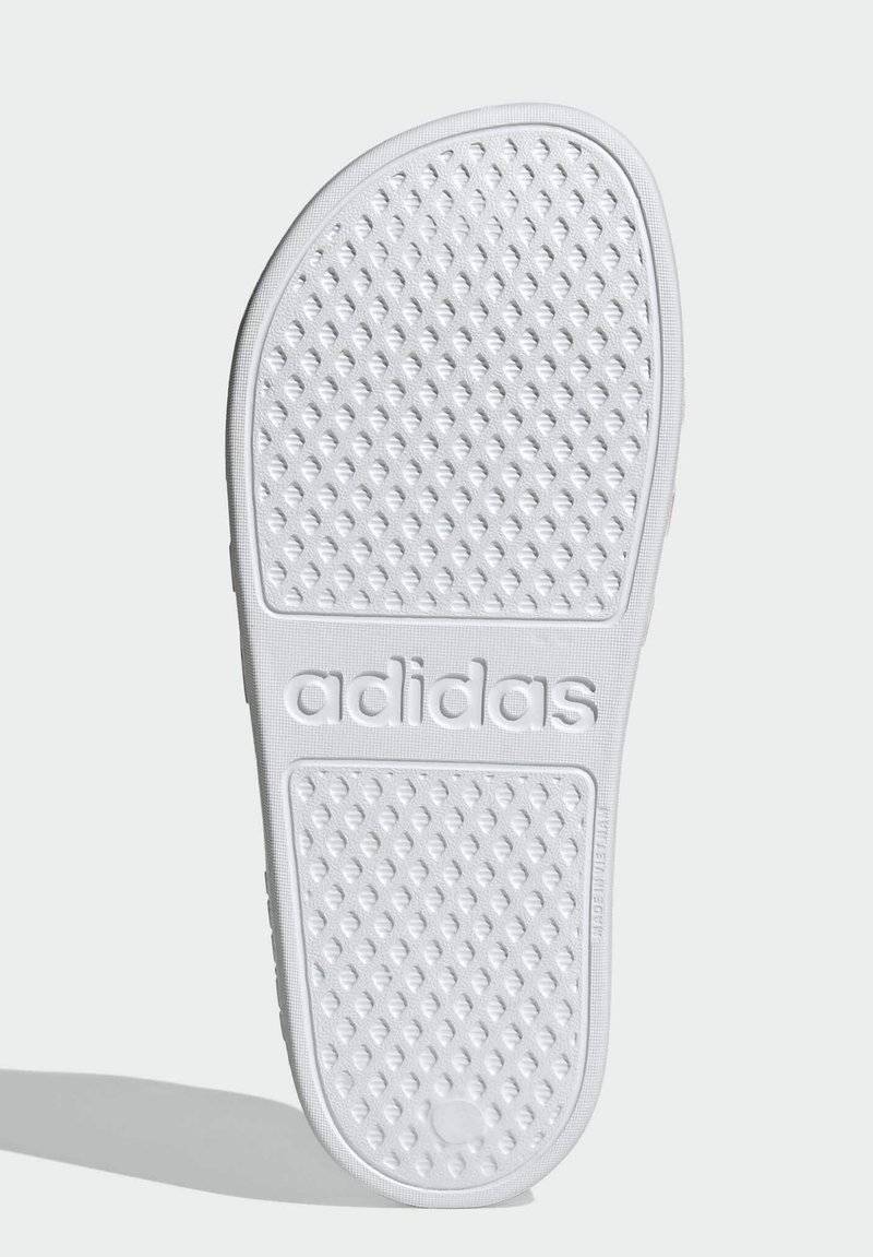 adidas Performance adidas Performance ADILETTE AQUA - Pool slides - white Blitzangebot