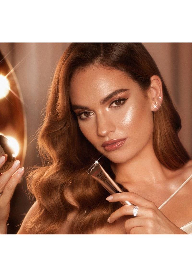 Charlotte Tilbury Charlotte Tilbury HOLLYWOOD CONTOUR LIGHT WAND - Foundation Nur für heute