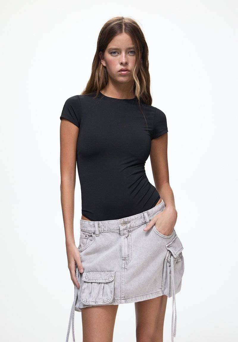 PULL&BEAR PULL&BEAR FITTED SHORT SLEEVE - Basic T-shirt - black Clearance-Verkauf