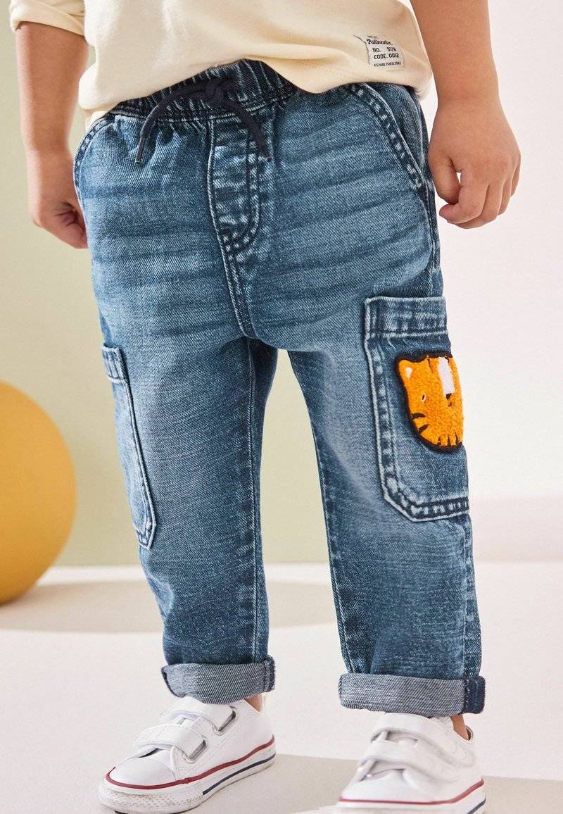 Next Next UTILITY - Relaxed fit jeans - mid blue denim with tiger Verkauf