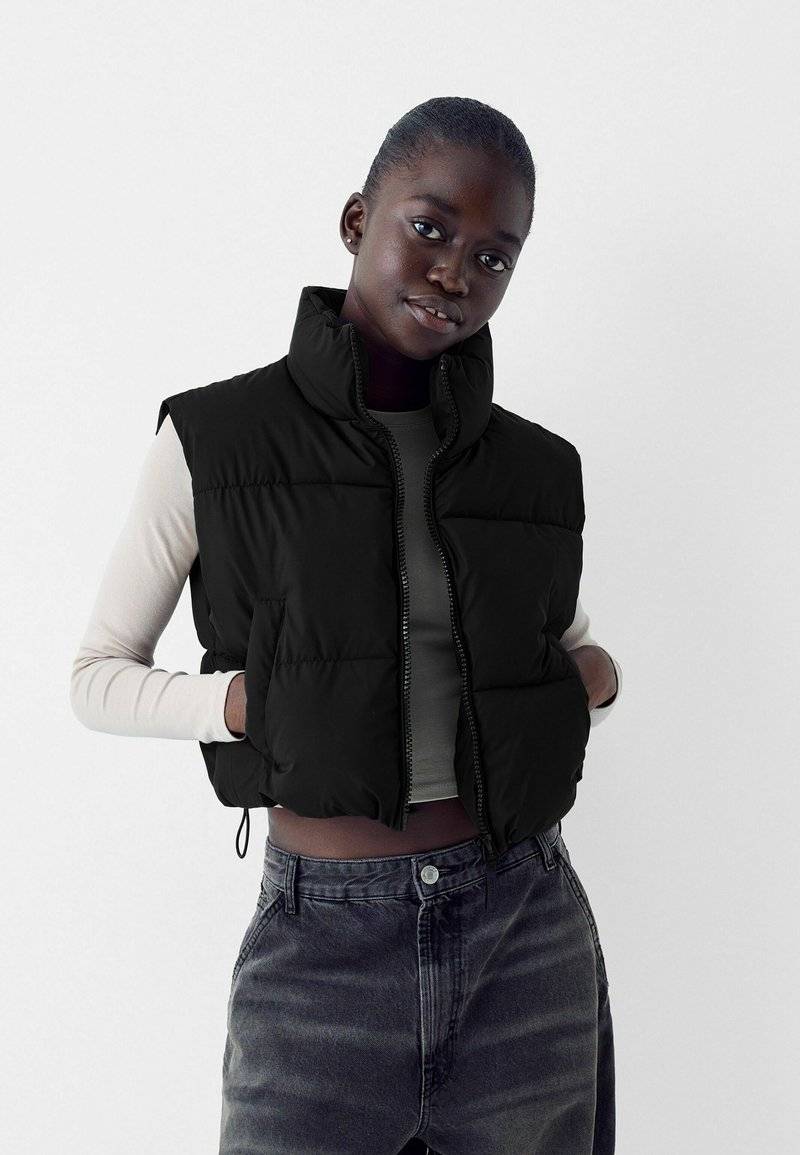 Bershka Bershka CROPPED PUFFER - Waistcoat - black denim Günstiger Verkauf